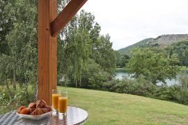 location-chalets_terrasse-lac2